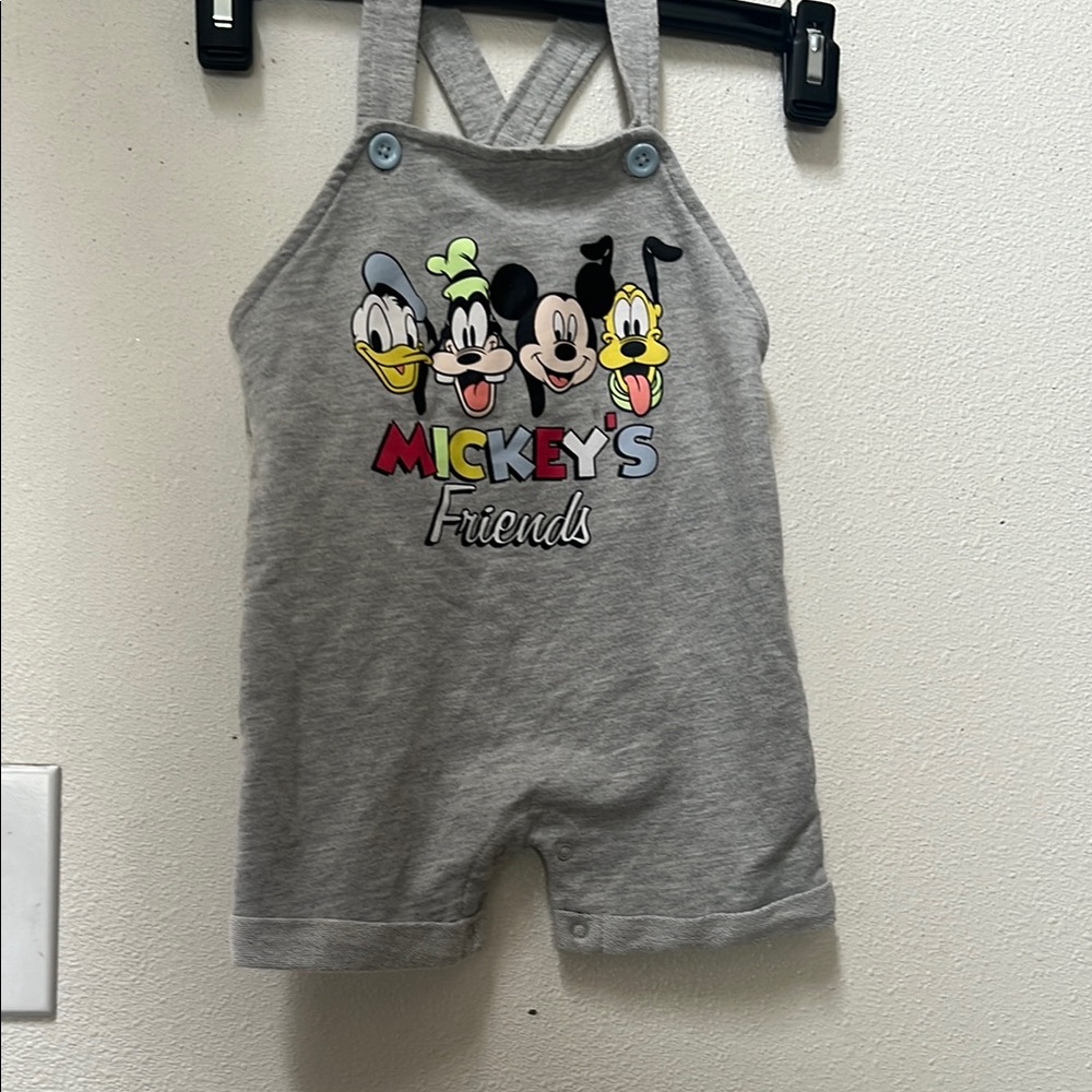 Set of 5 pieces for kids size 1 year to 2 years different brand !!